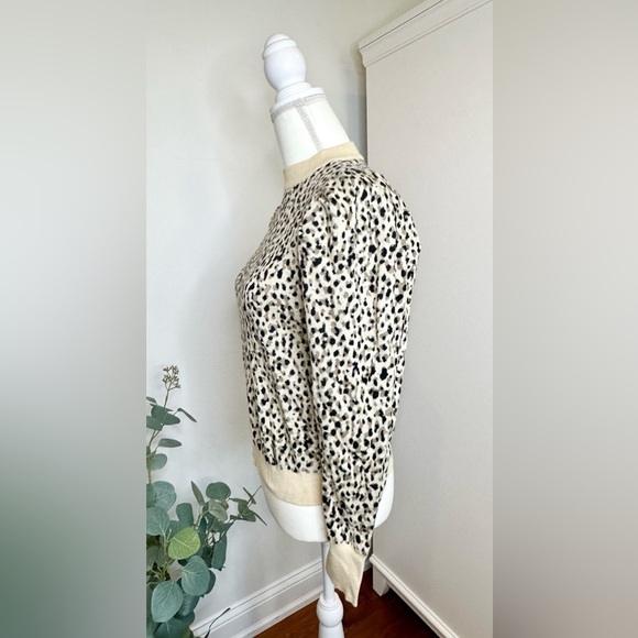 Who What Wear Shadow Leopard Print Sweater Size  Medium - Picture 2 of 8